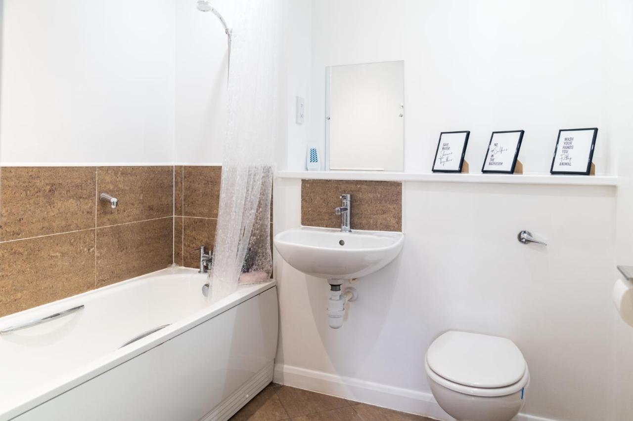 Maevela Apartments - Ultra Lavish Luxury 2 Bed Apartment City Centre - With Balcony - Free Secure Parking - Ps4 & Smart Tv'S Birmingham Exterior foto